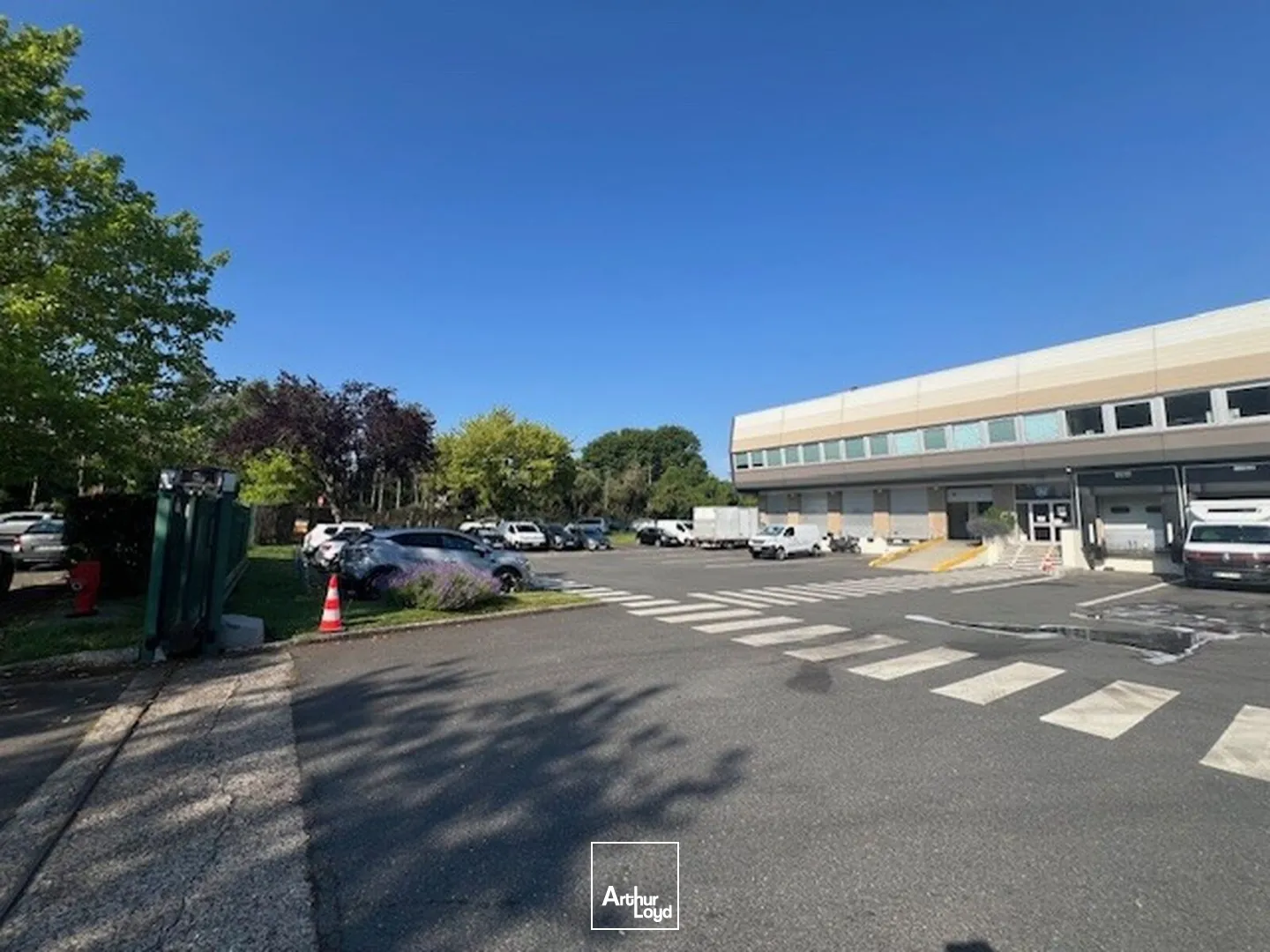 Locaux d'activité & Entrepôts - Location - BUC - 78530 - 180-1395 - 7794895