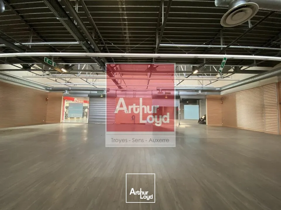 Locaux commerciaux - Location - PONT SAINTE MARIE - 10150 - 700-700 - 7795259