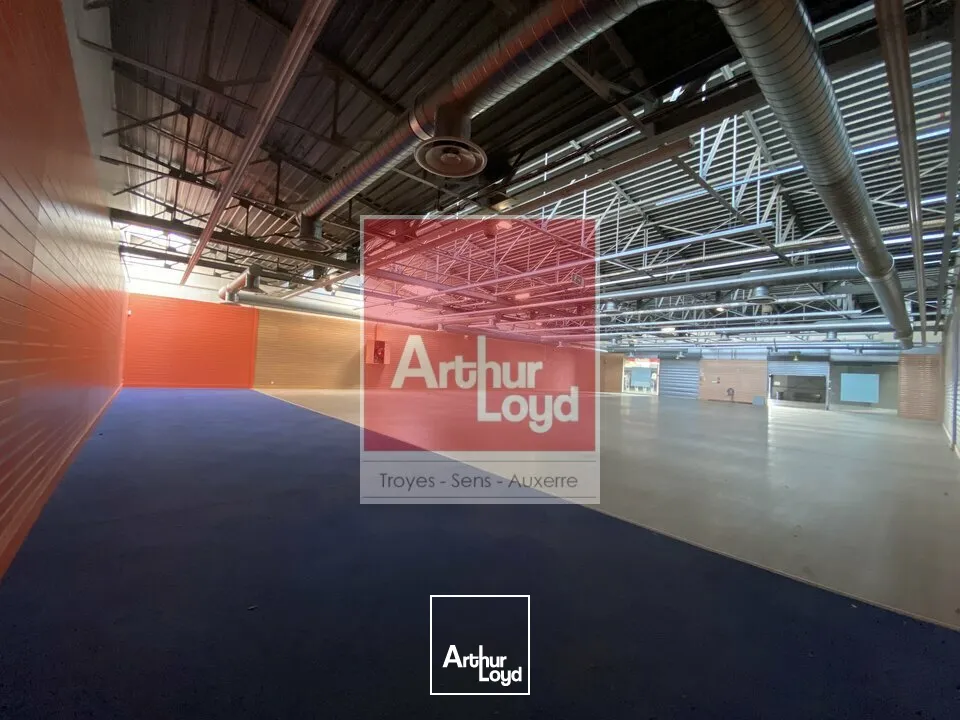 Locaux commerciaux - Location - PONT SAINTE MARIE - 10150 - 700-700 - 7795260
