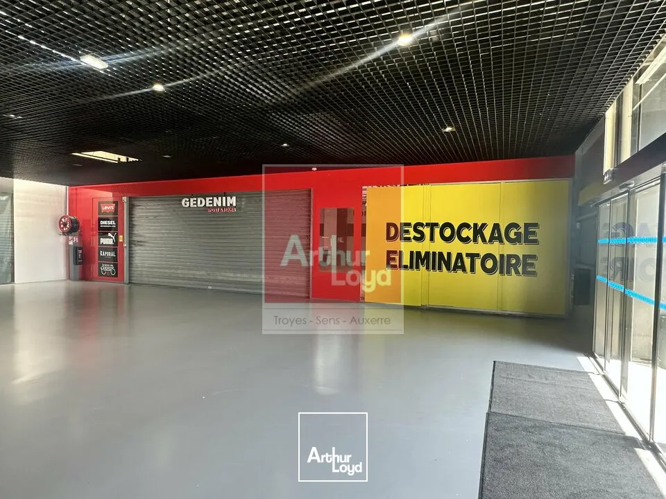 Locaux commerciaux - Location - PONT SAINTE MARIE - 10150 - 665-665 - 7795277