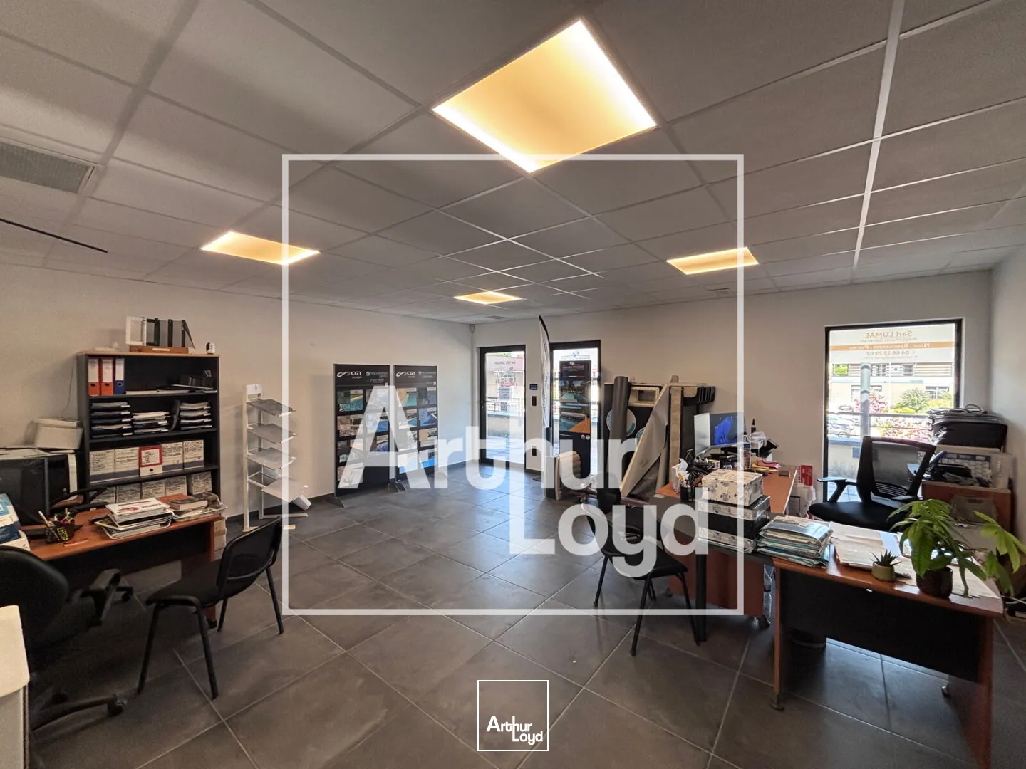 Locaux commerciaux - Vente - UZES - 30700 - 62.34-62.34 - 7795391