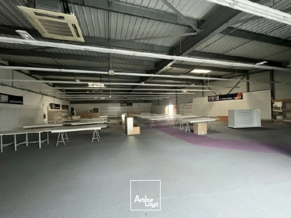 Locaux commerciaux - Location - CHÂTELLERAULT - 86100 - 600-600 - 7796842