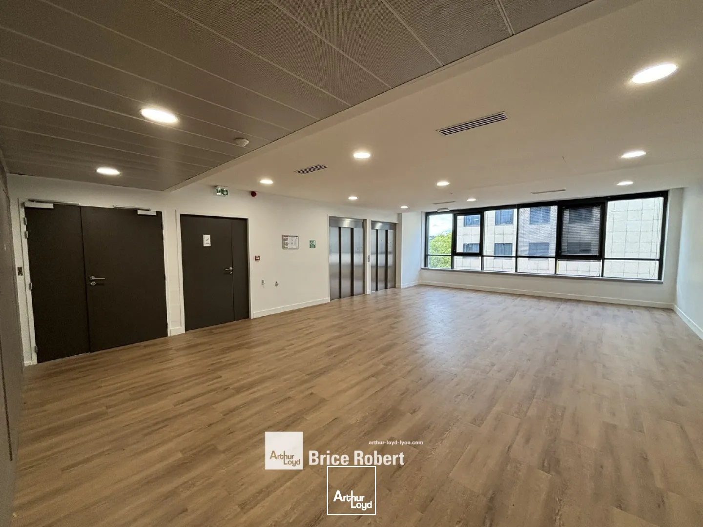 Bureaux - Location - VILLEURBANNE - 69100 - 253.8-253.8 - 7797460