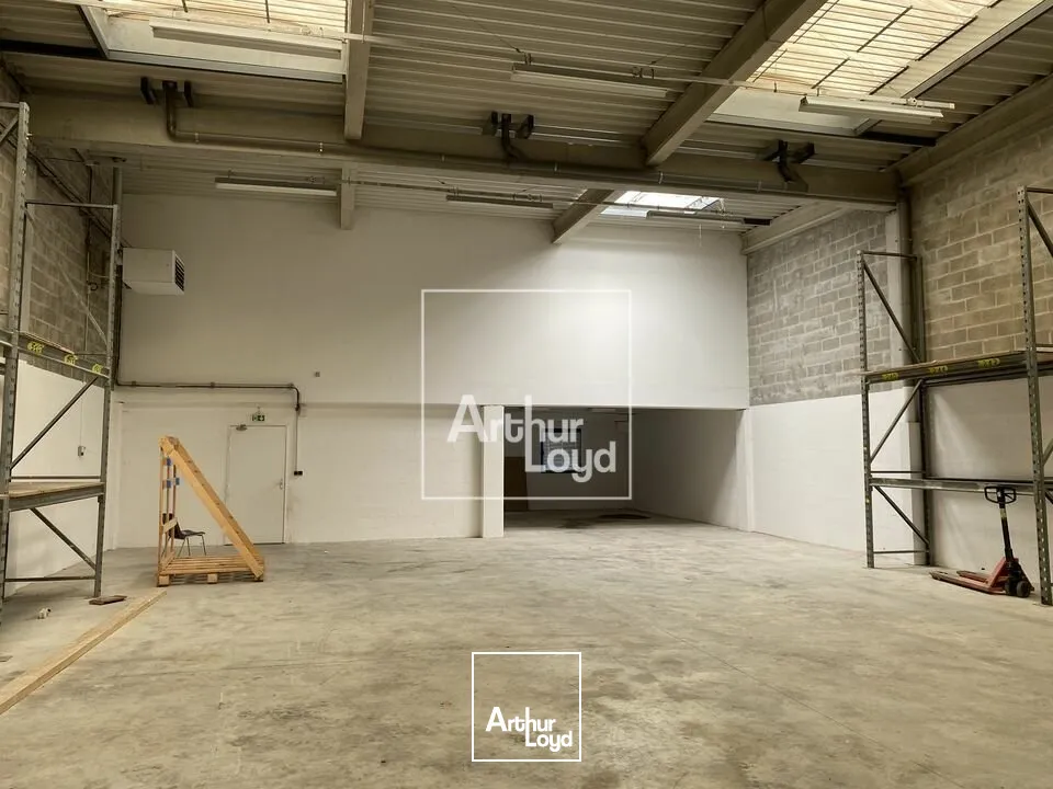 Locaux d'activité & Entrepôts - Location - LIEUSAINT - 77127 - 356-712 - 7799224