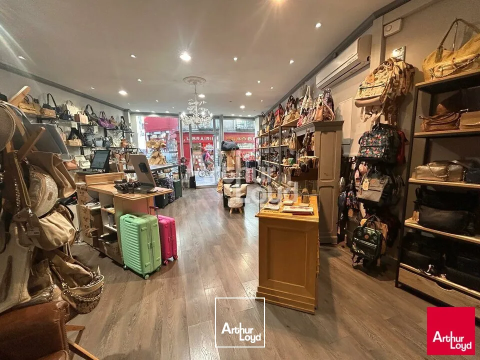 Locaux commerciaux - Location - BLOIS - 41000 - 101.8-101.8 - 7799252