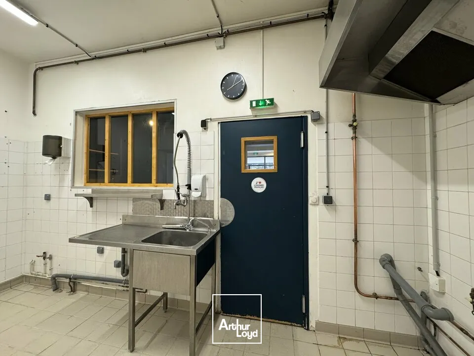 Locaux commerciaux - Location - TOURS - 37000 - 40.67-40.67 - 7799290