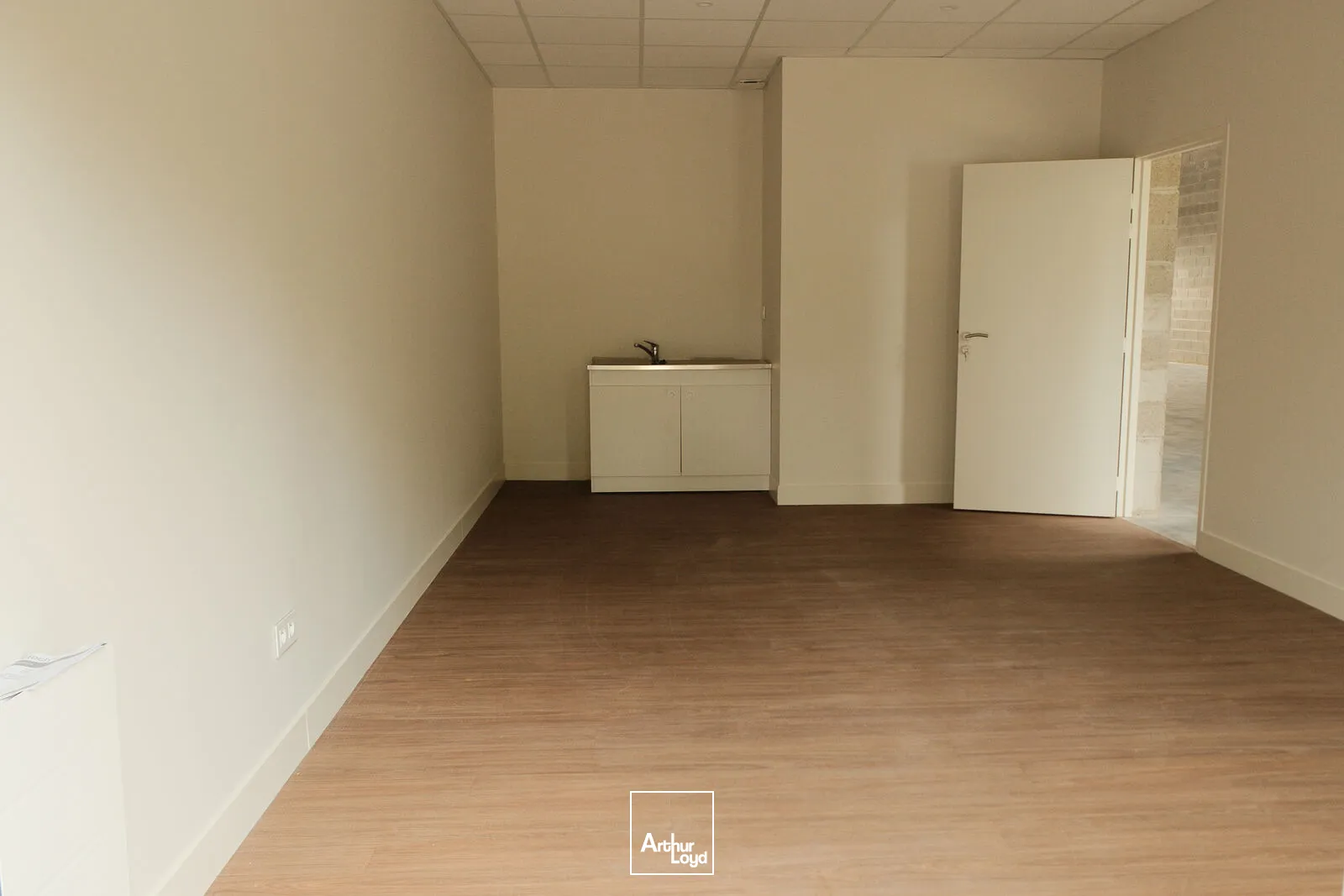 Locaux d'activité & Entrepôts - Location - BEAUVAIS - 60000 - 300-1200 - 7799468