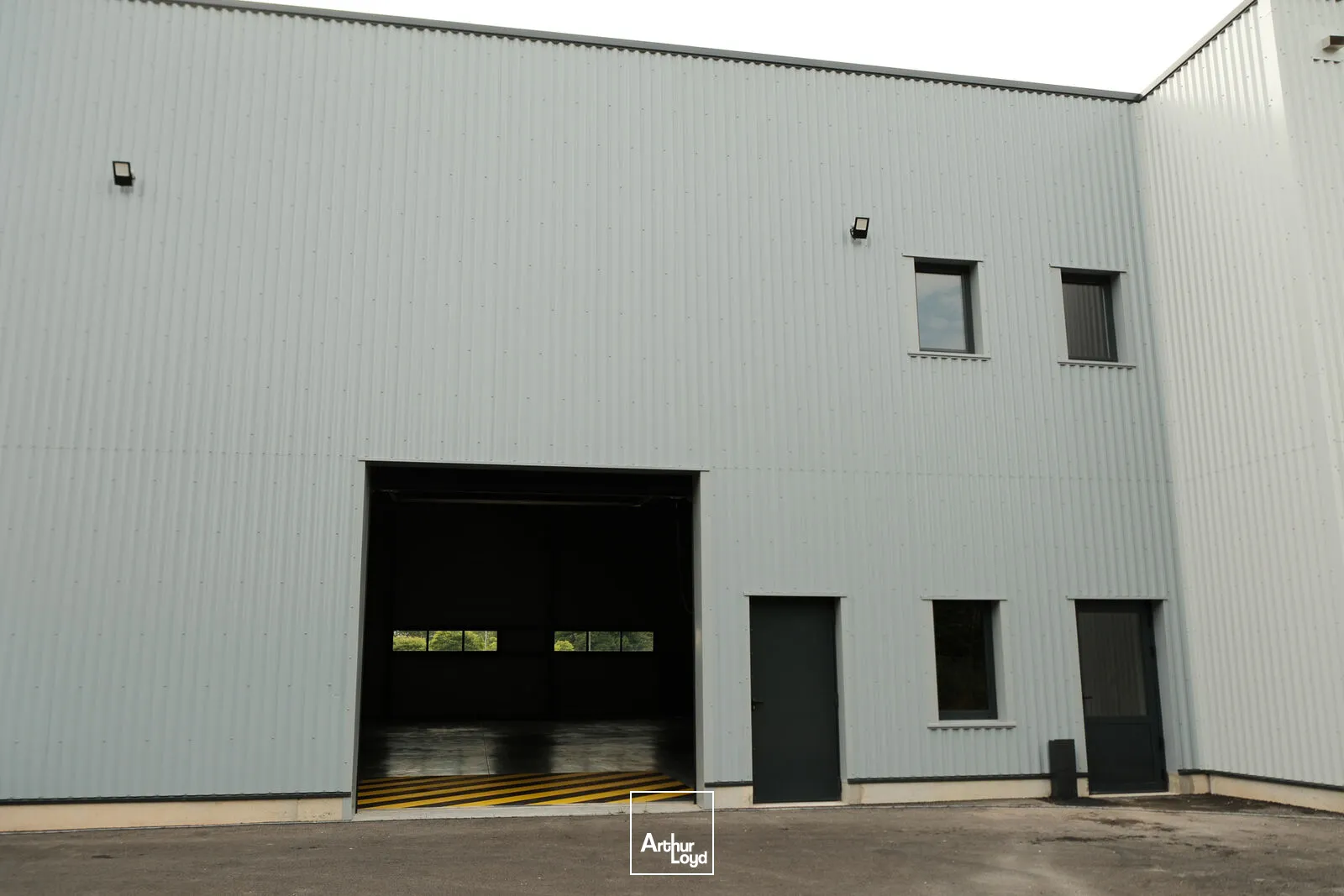 Locaux d'activité & Entrepôts - Location - BEAUVAIS - 60000 - 300-1200 - 7799470