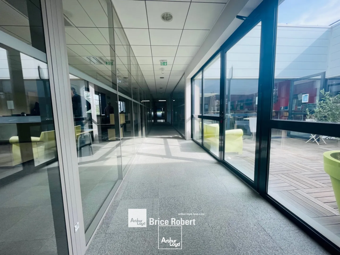 Bureaux - Location - SAINT PRIEST - 69800 - 133.67-1909.24 - 7799874