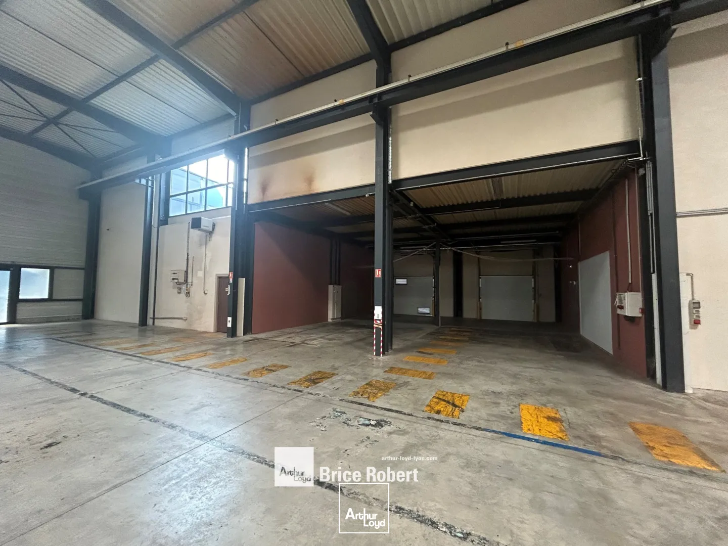 Bureaux - Location - SAINT PRIEST - 69800 - 133.67-1909.24 - 7799878