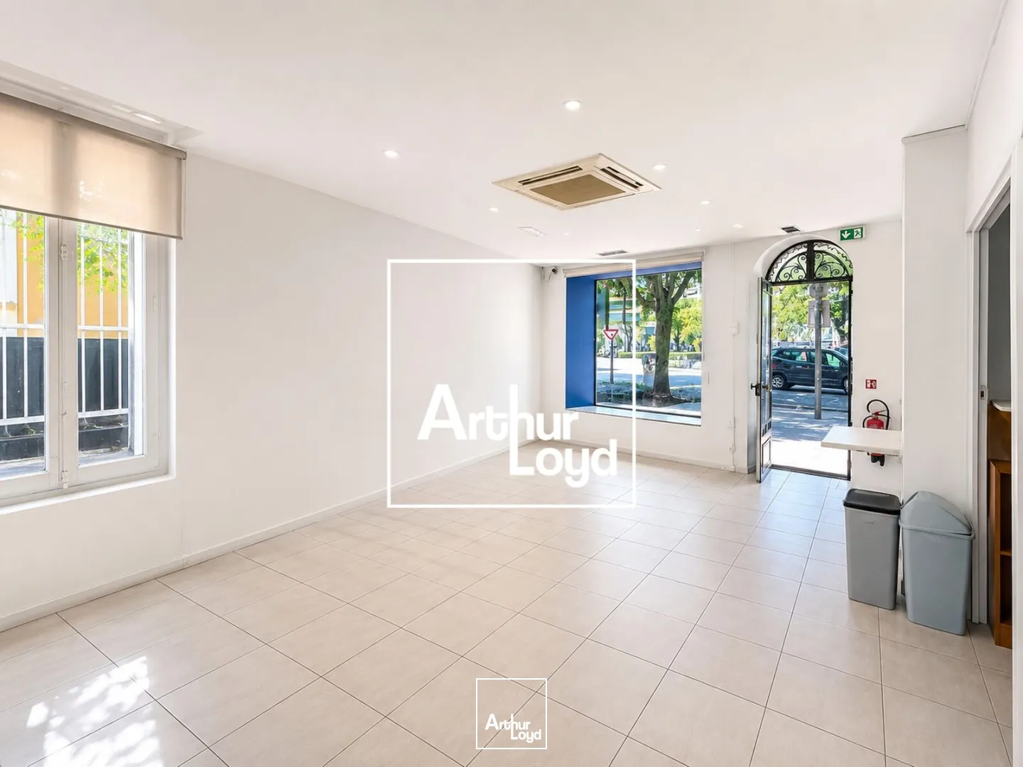 Locaux commerciaux - Location - NIMES - 30000 - 45-45 - 7800203