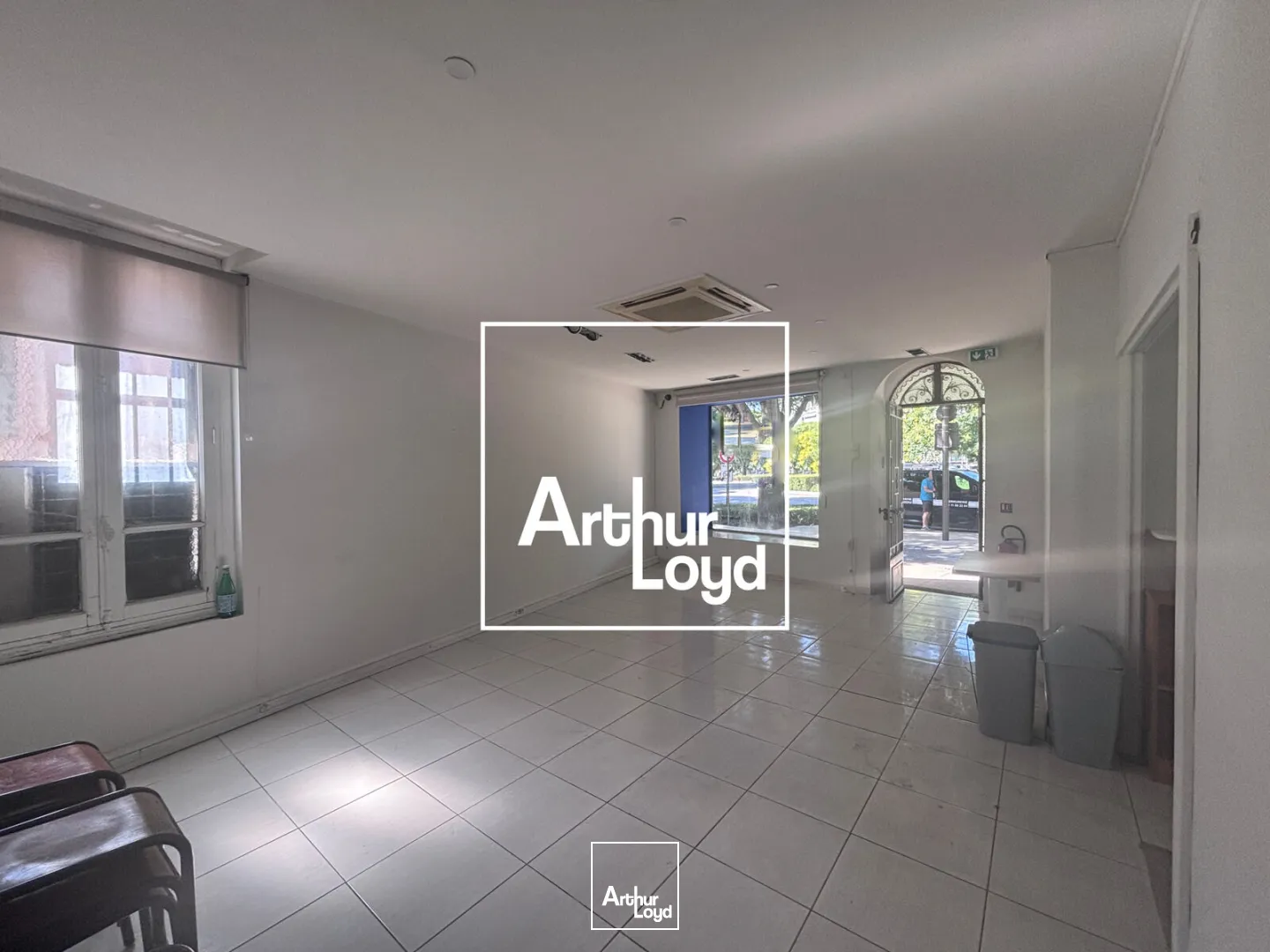 Locaux commerciaux - Location - NIMES - 30000 - 45-45 - 7800205