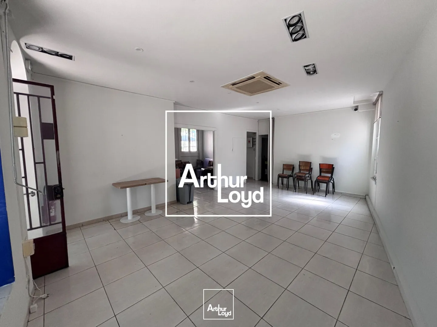 Locaux commerciaux - Location - NIMES - 30000 - 45-45 - 7800206
