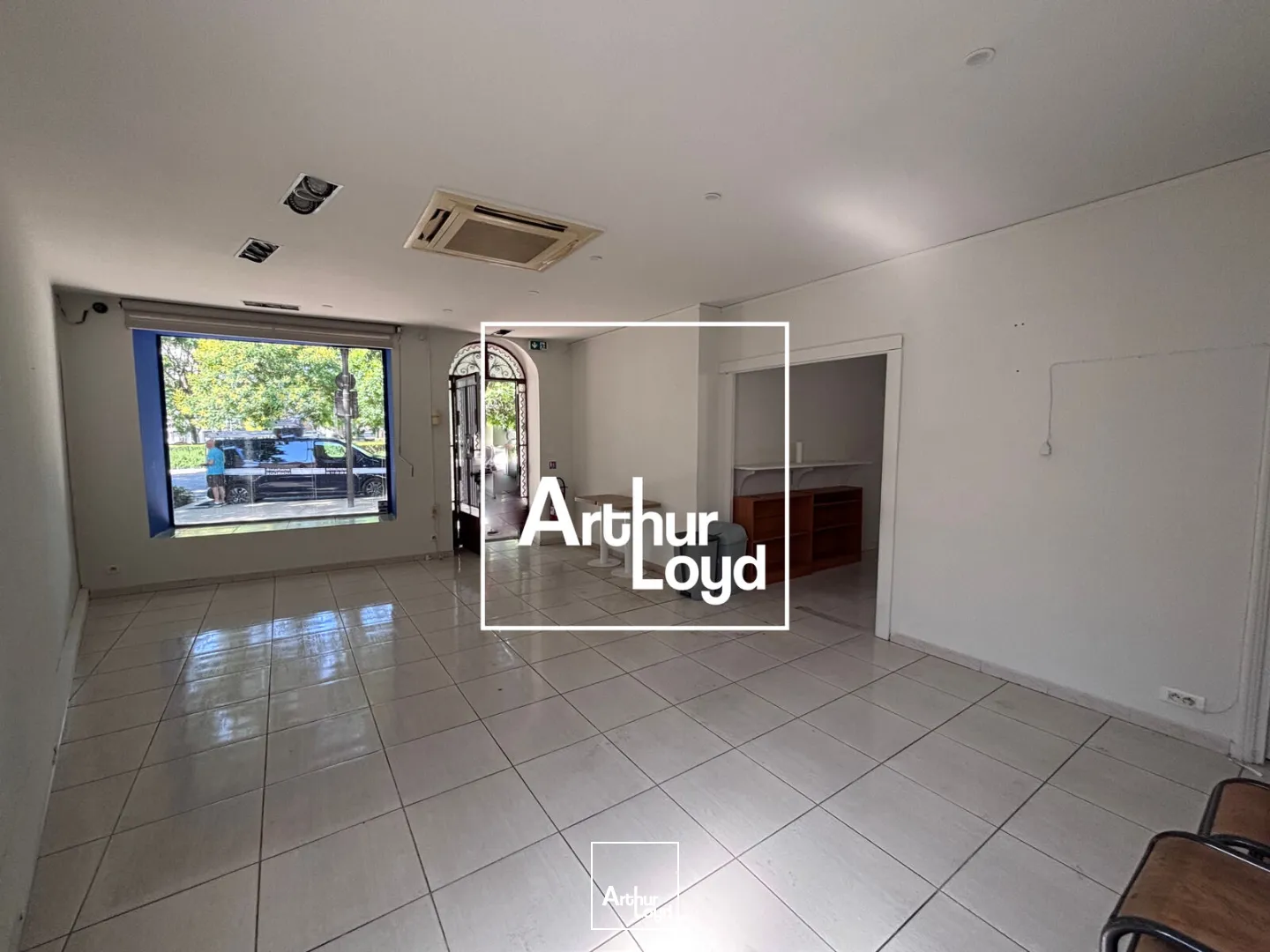 Locaux commerciaux - Location - NIMES - 30000 - 45-45 - 7800208