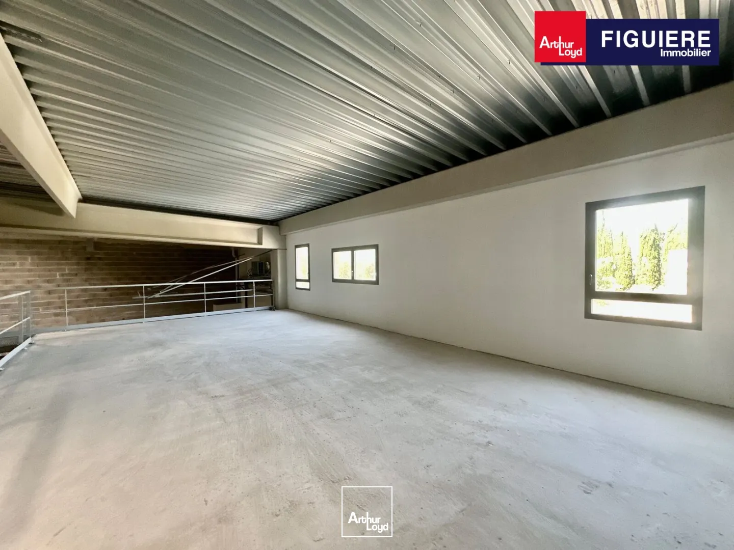 Locaux d'activité & Entrepôts - Location - AIX EN PROVENCE - 13290 - 330-330 - 7800895