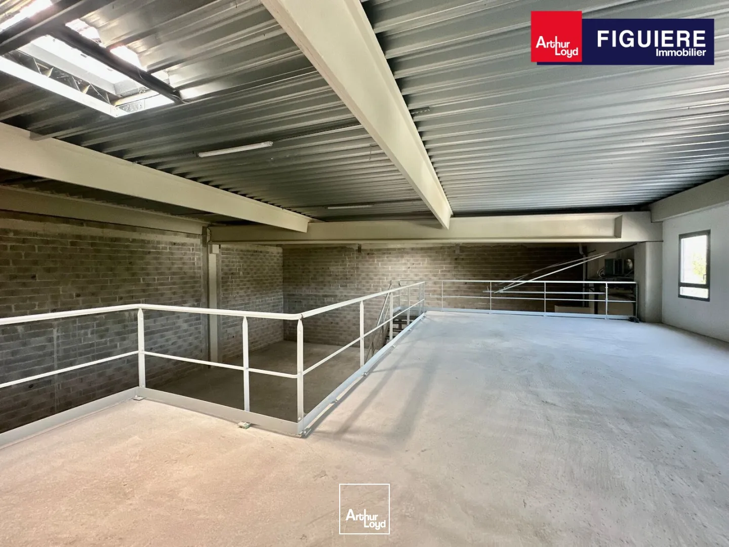 Locaux d'activité & Entrepôts - Location - AIX EN PROVENCE - 13290 - 330-330 - 7800894