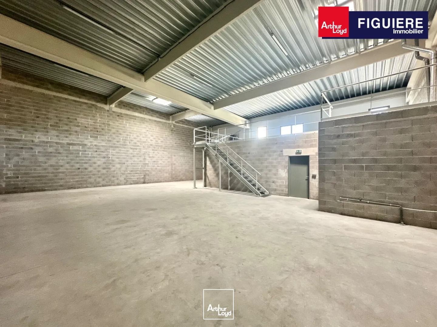 Locaux d'activité & Entrepôts - Location - AIX EN PROVENCE - 13290 - 330-330 - 7800892