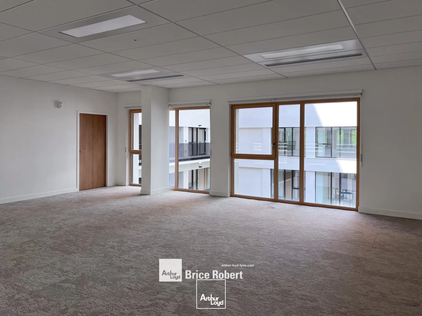 Bureaux - Location - LYON - 69003 - 323-729 - 7801419