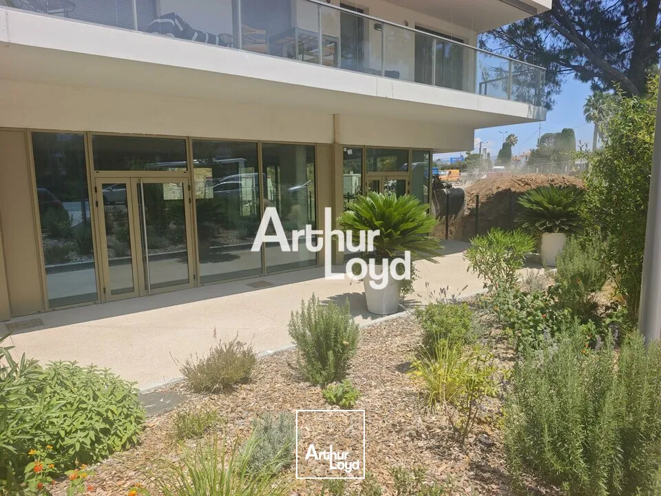 Locaux commerciaux - Location - SAINT-LAURENT-DU-VAR - 06700 - 96-239 - 7801567