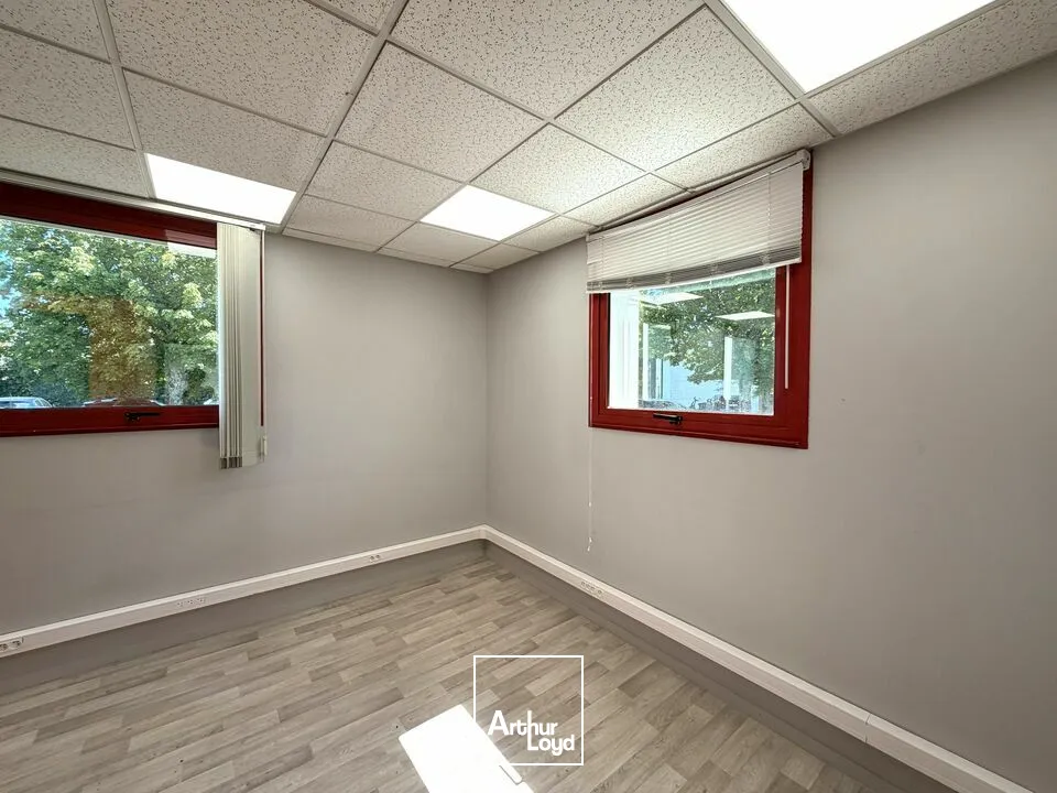 Bureaux - Location - SAINT-BENOÎT - 86280 - 132-132 - 7801599