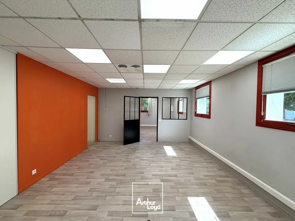 Bureaux - Location - SAINT-BENOÎT - 86280 - 132-132 - 7801597