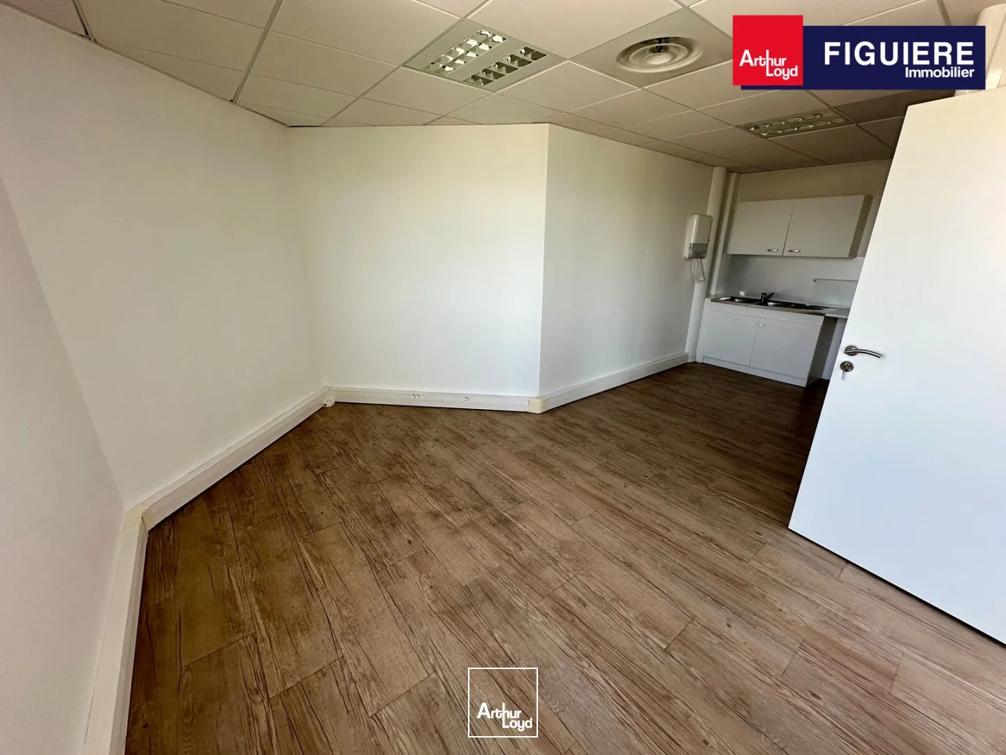 Bureaux - Location - EGUILLES - 13510 - 157-324 - 7801665