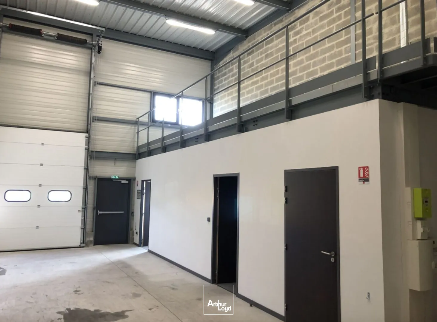 Locaux d'activité & Entrepôts - Location - BEAUVAIS - 60000 - 130-130 - 7801836