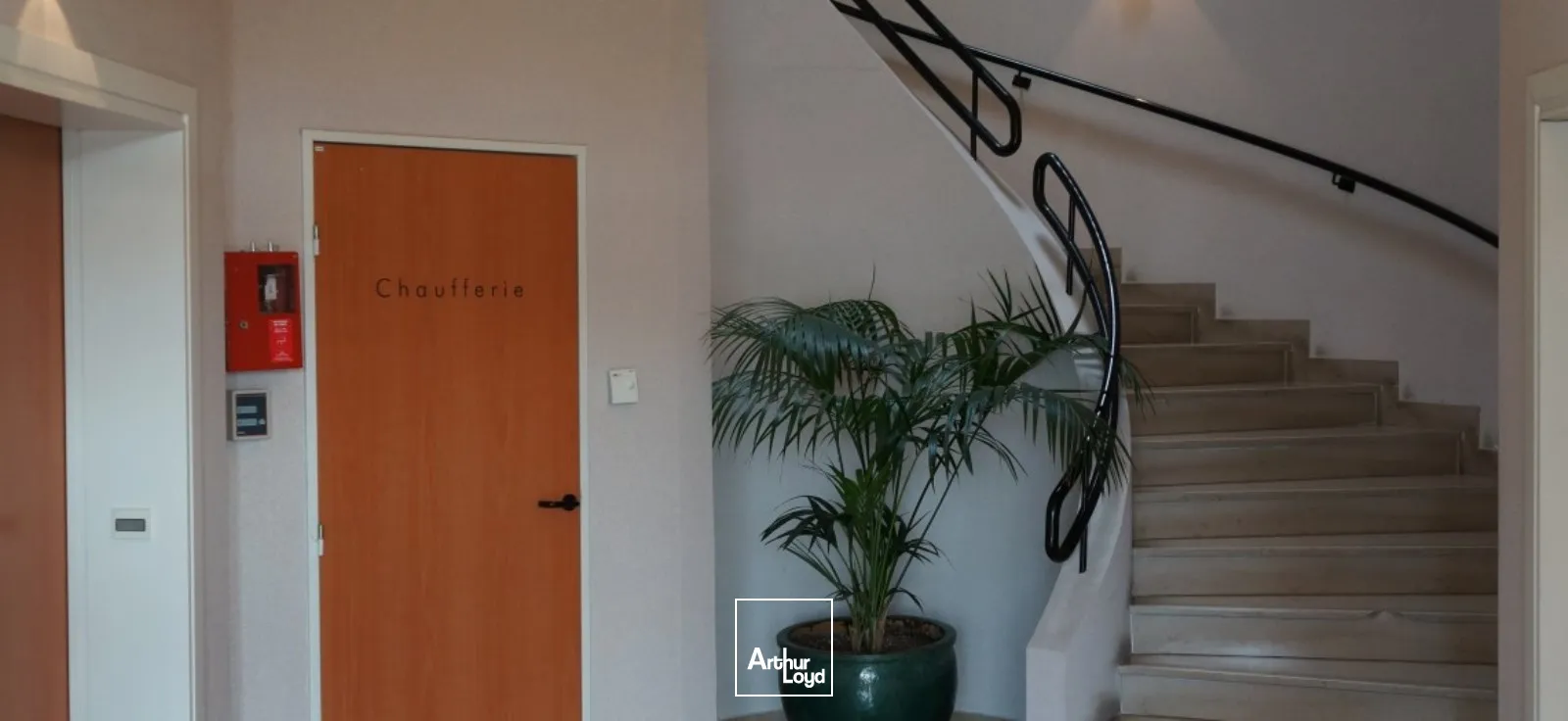 Locaux d'activité & Entrepôts - Location - VOISINS LE BRETONNEUX - 78960 - 78-1136 - 7802097