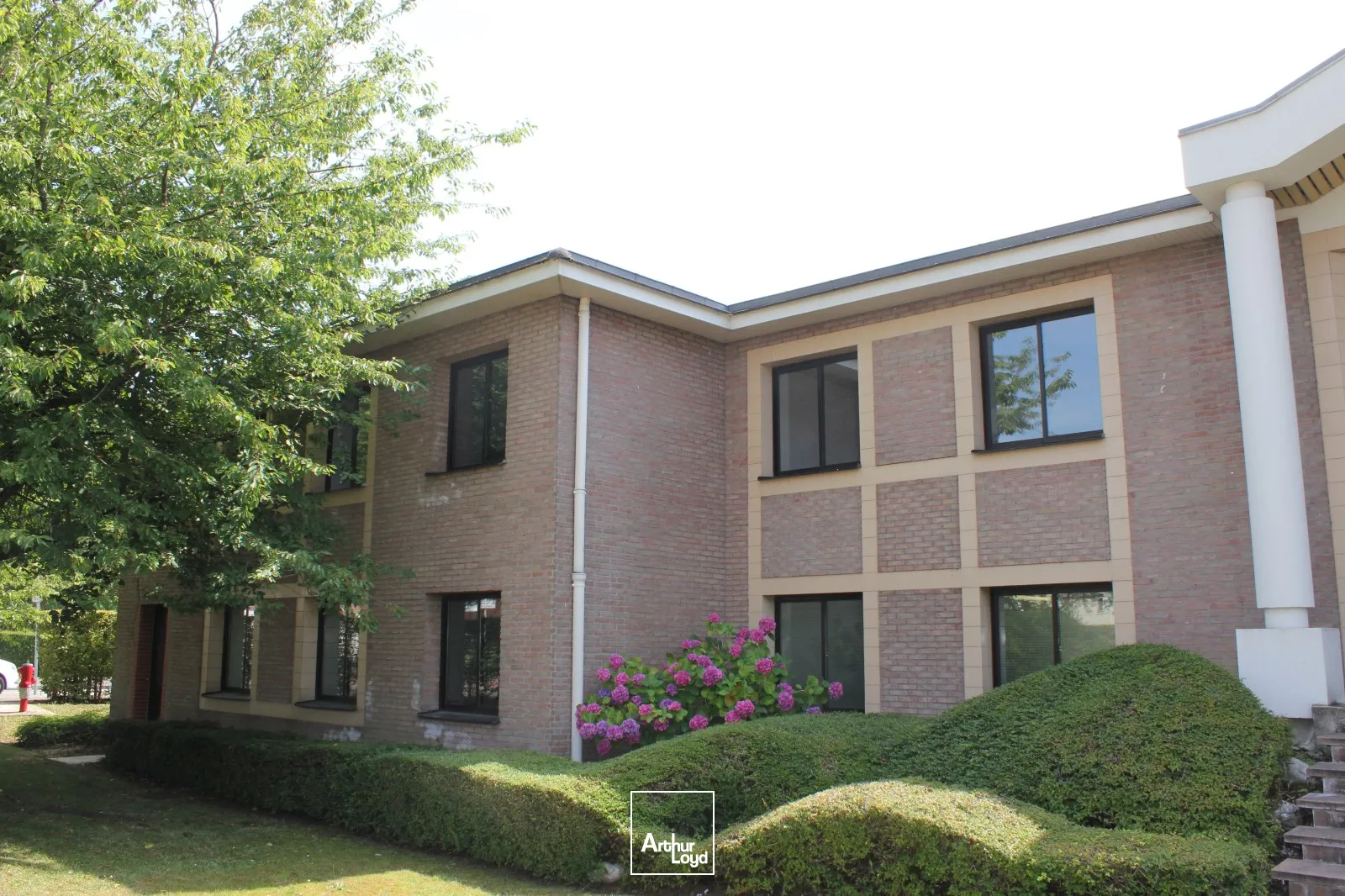 Locaux d'activité & Entrepôts - Location - VOISINS LE BRETONNEUX - 78960 - 148-413 - 7802100