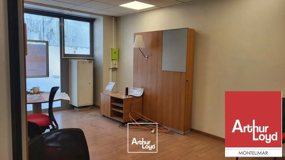Locaux commerciaux - Location - MONTELIMAR - 26200 - 135-135 - 7802374