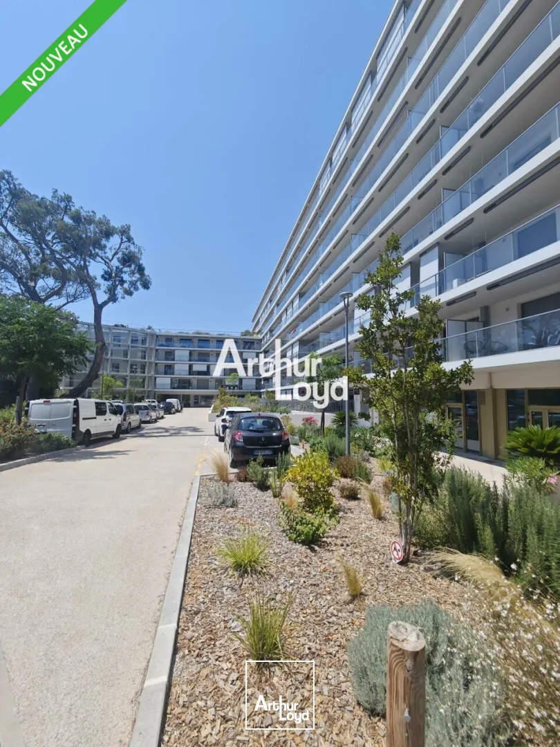Locaux commerciaux - Location - SAINT-LAURENT-DU-VAR - 06700 - 96-239 - 7802404