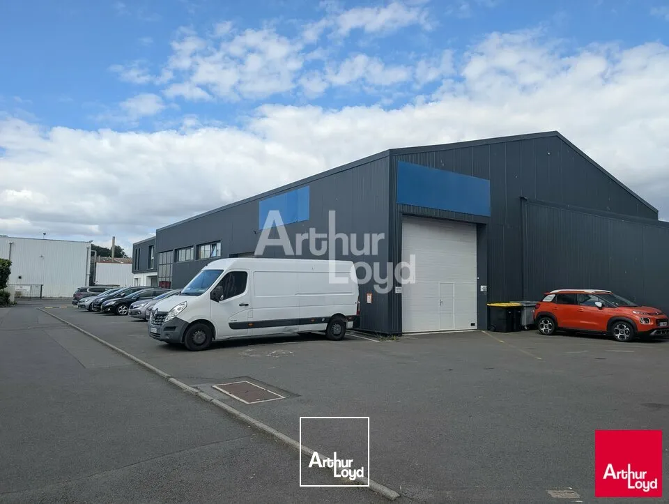 Locaux d'activité & Entrepôts - Location - VEZIN-LE-COQUET - 35132 - 1215-1215 - 7802474
