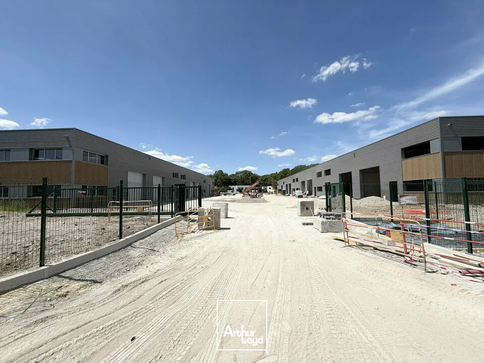 Locaux d'activité & Entrepôts - Vente - SAINT-BRICE-COURCELLES - 51370 - 214-2813 - 7802487
