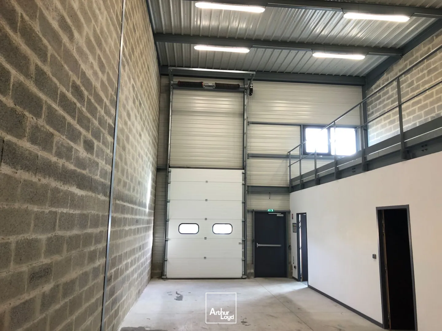 Locaux d'activité & Entrepôts - Location - BEAUVAIS - 60000 - 130-130 - 7802616