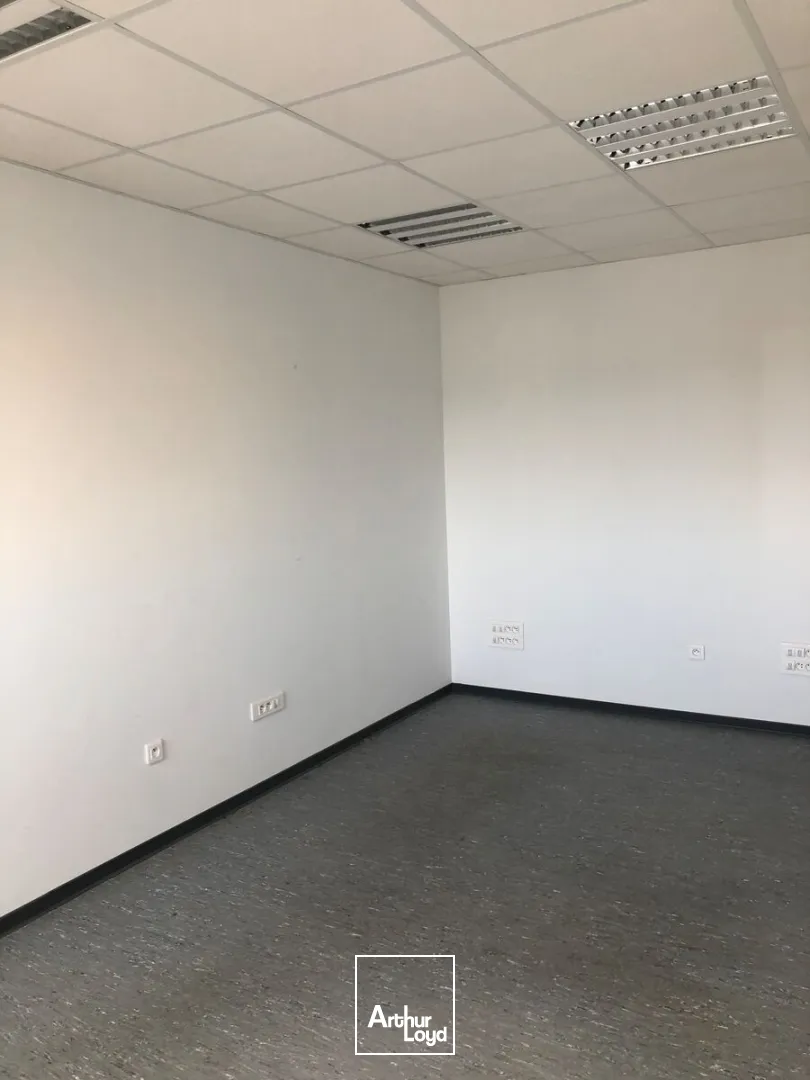 Locaux d'activité & Entrepôts - Location - BEAUVAIS - 60000 - 130-130 - 7802618