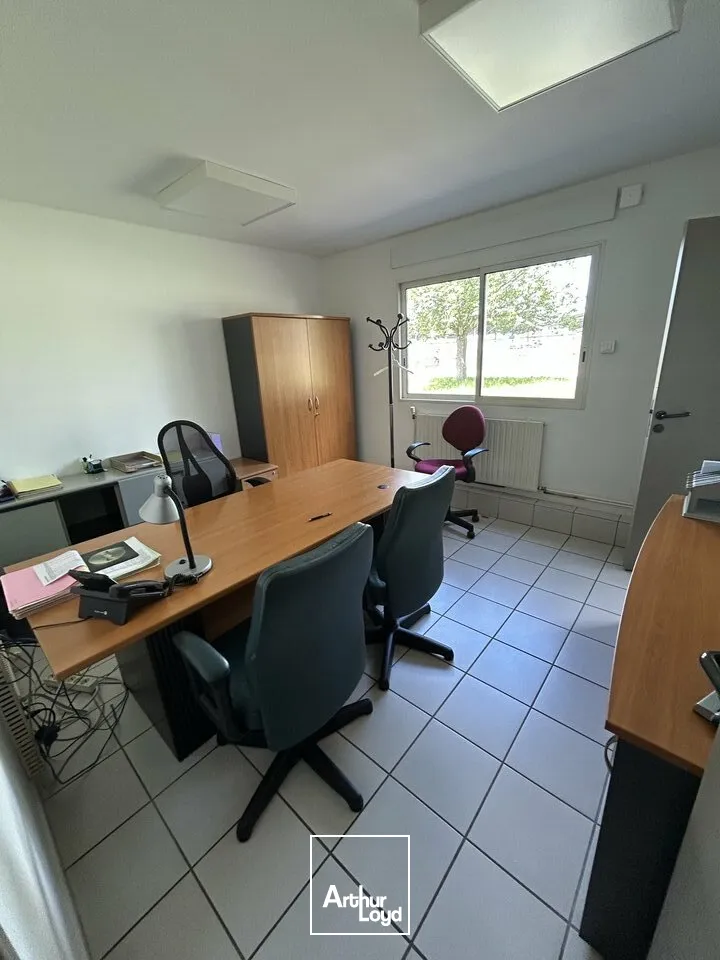 Bureaux - Location - CREUZIER LE VIEUX - 03300 - 66.4-66.4 - 7802631
