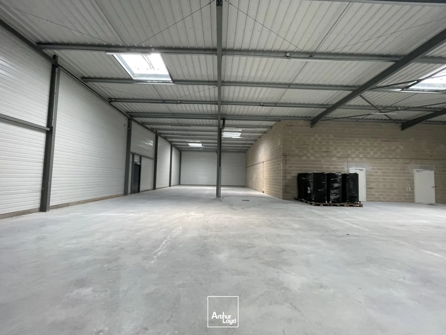 Locaux d'activité & Entrepôts - Vente - CROUY - 02880 - 772-772 - 7802809