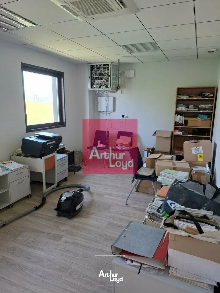 Locaux commerciaux - Location - PÉRIGNAT-LÈS-SARLIÈVE - 63170 - 927-927 - 7803954
