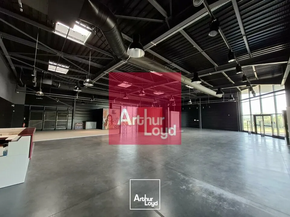 Locaux commerciaux - Location - PÉRIGNAT-LÈS-SARLIÈVE - 63170 - 927-927 - 7803956