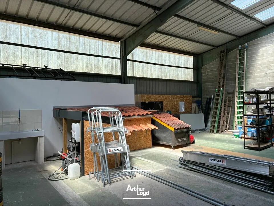 Locaux d'activité & Entrepôts - Location - LES SABLES-D'OLONNE - 85340 - 340-340 - 7804086
