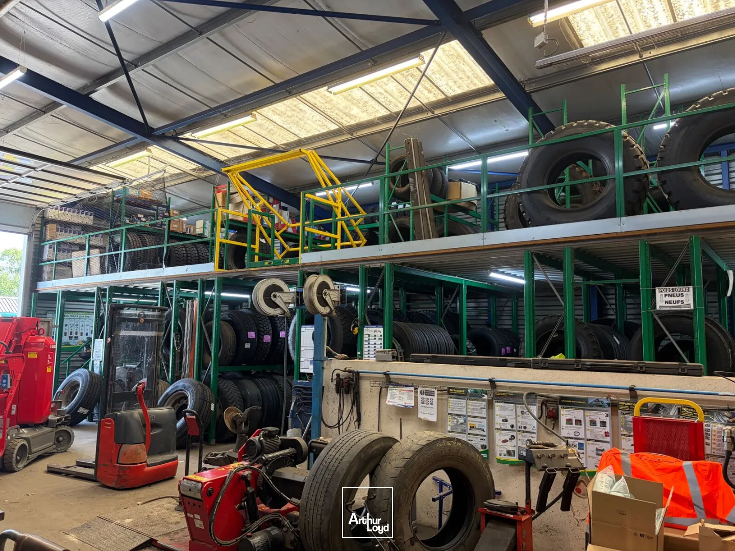 Locaux d'activité & Entrepôts - Vente - EU - 76260 - 609-609 - 7804432