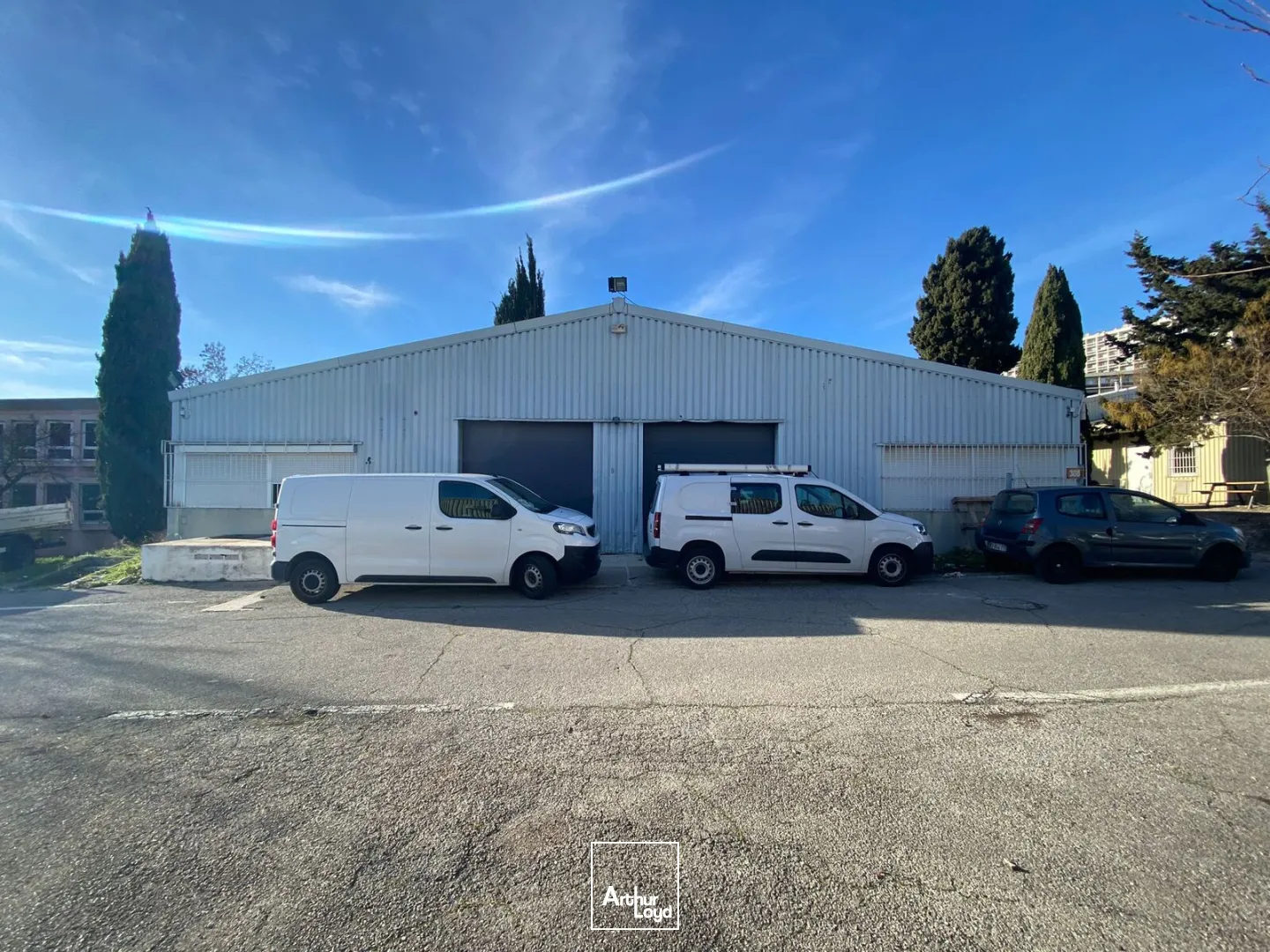 Locaux commerciaux - Location - MARSEILLE - 13015 - 150-450 - 7805379