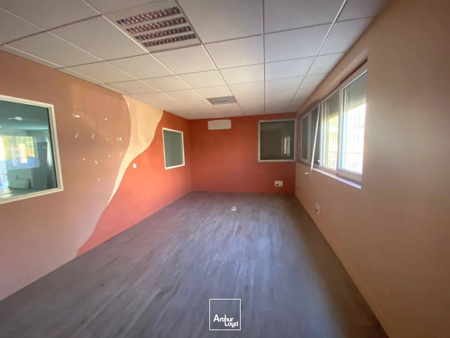 Locaux commerciaux - Location - MARSEILLE - 13015 - 150-450 - 7805383