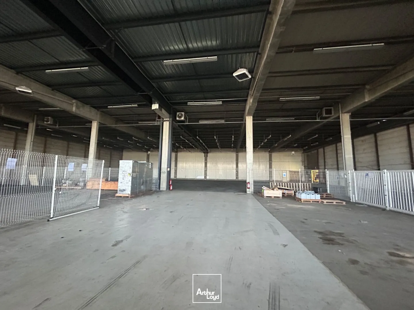 Locaux d'activité & Entrepôts - Location - SAINT QUENTIN - 02100 - 250-3250 - 7805844