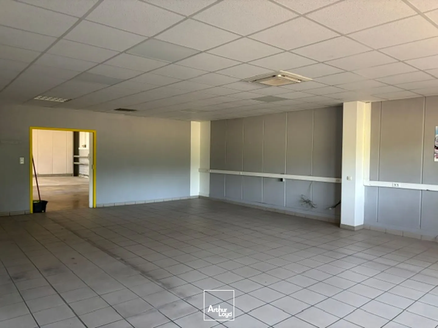 Locaux d'activité & Entrepôts - Location - ANDREZIEUX BOUTHEON - 42160 - 380-380 - 7806468