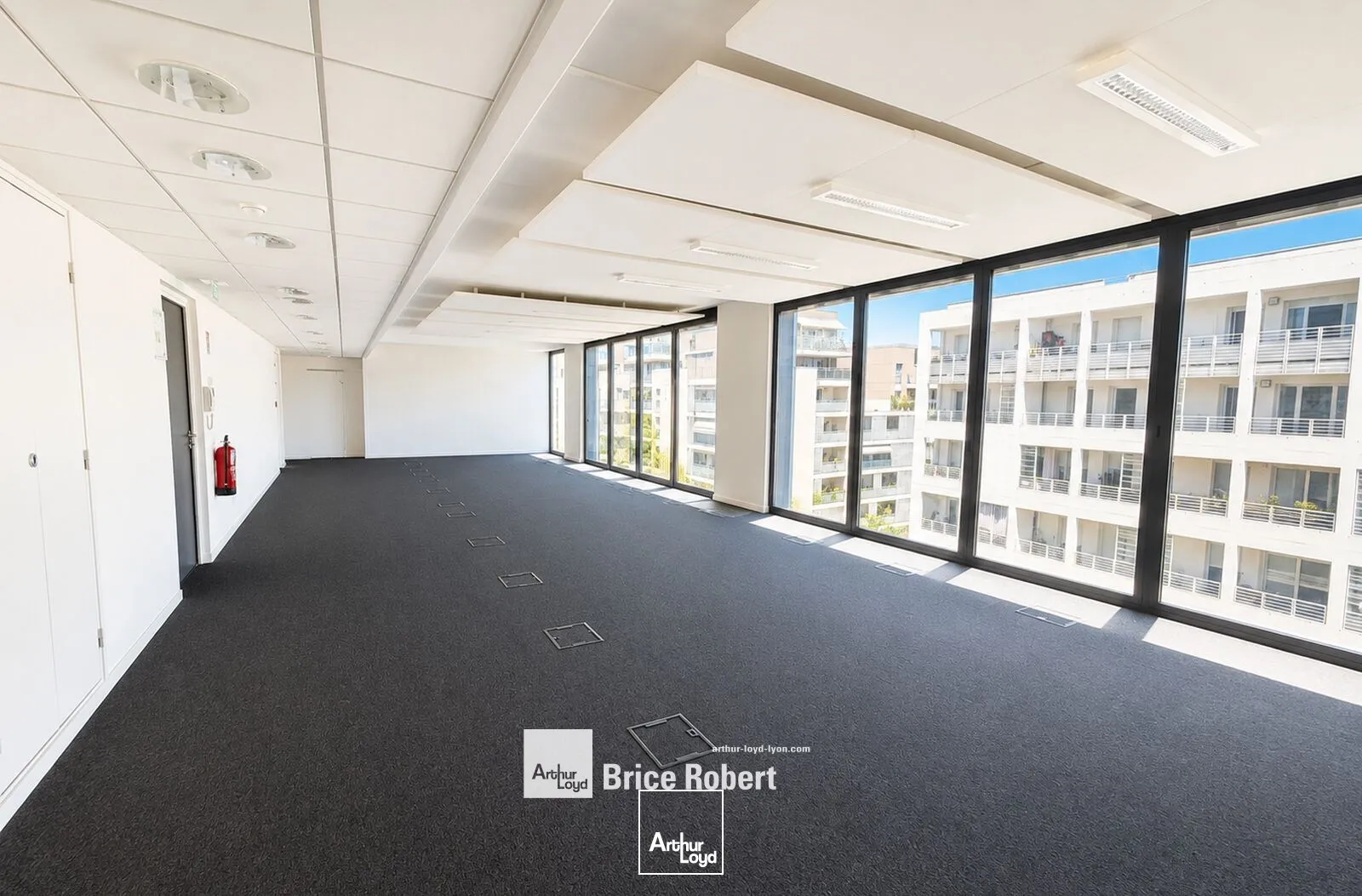Bureaux - Location - VAULX EN VELIN - 69120 - 100-100 - 7806530