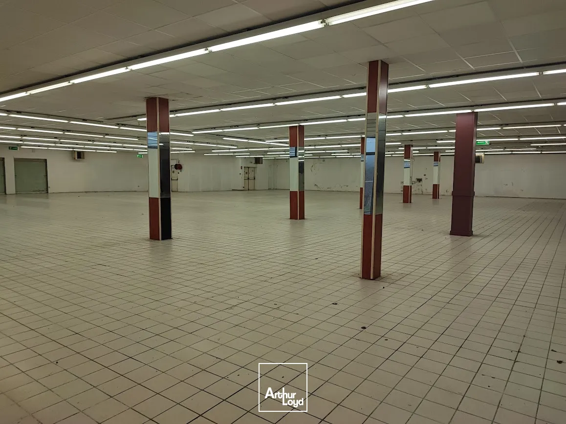 Locaux commerciaux - Location - CHALUS - 87230 - 1650-1650 - 7806982