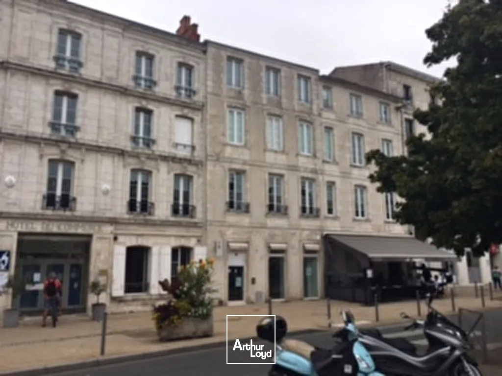Locaux commerciaux - Location - LA ROCHELLE - 17000 - 146-146 - 7807572