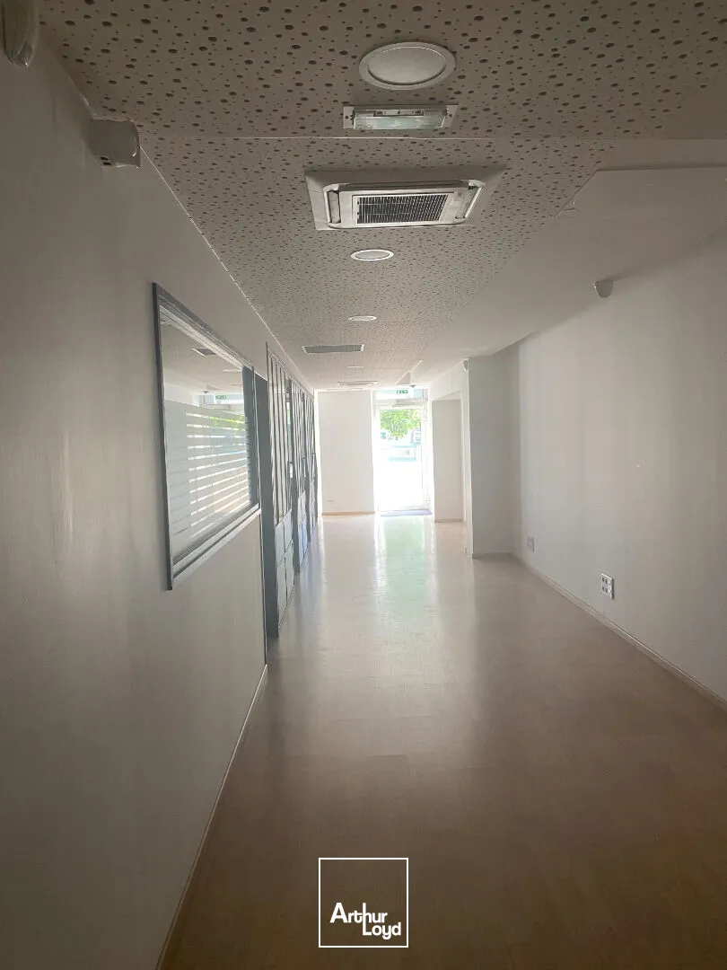 Locaux commerciaux - Location - LA ROCHELLE - 17000 - 146-146 - 7807573