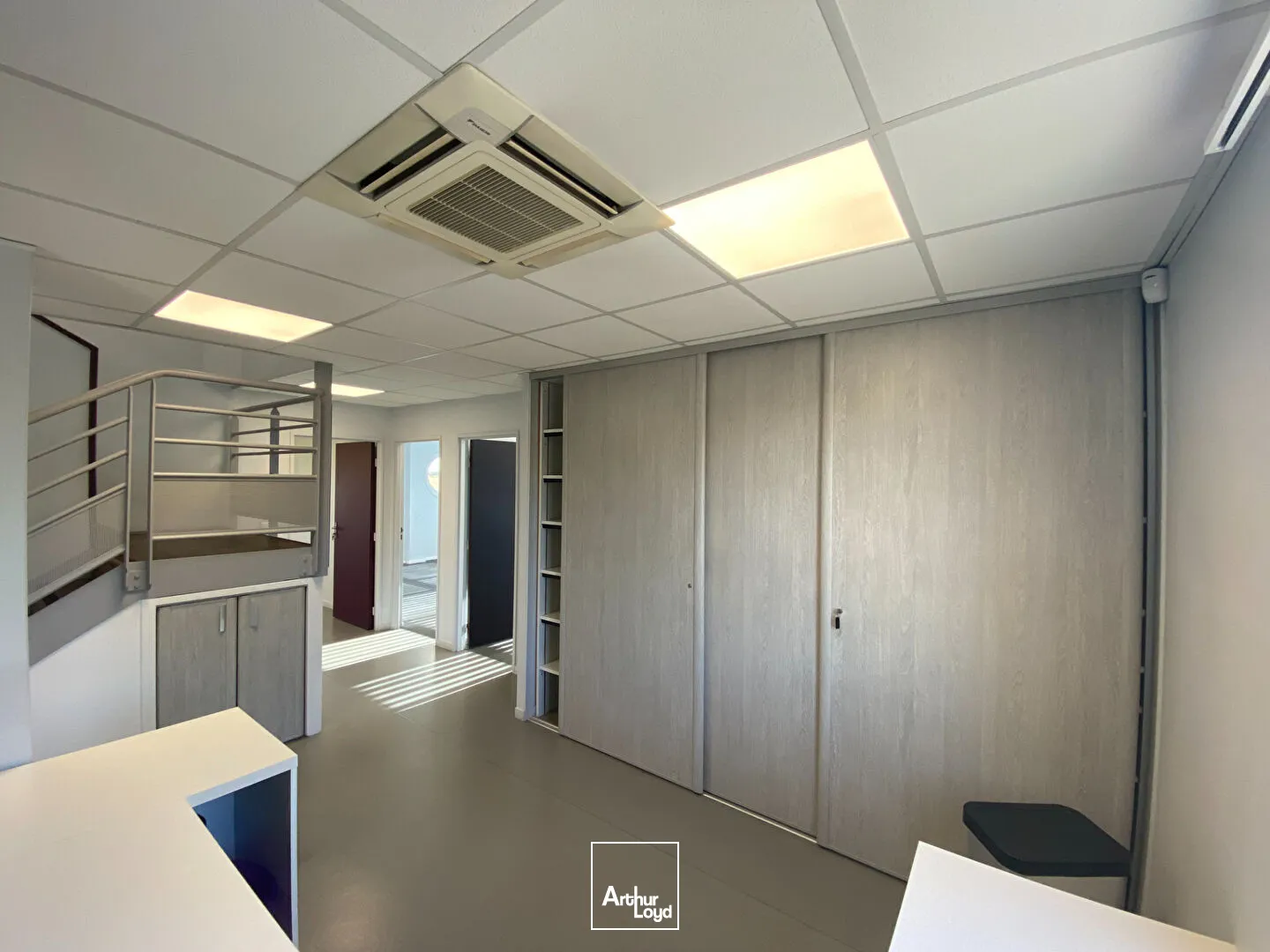 Bureaux - Location - DOMPIERRE SUR MER - 17139 - 315-315 - 7807603